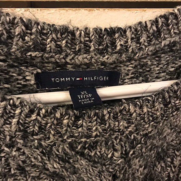 Tommy Hilfiger Sweater - Picture 1 of 4